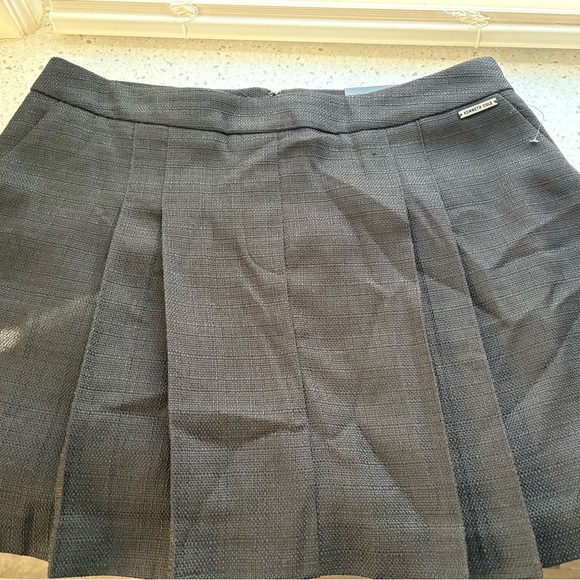 NWT Kenneth Cole Textured Black Pleated Mini Skort- size 12 - Picture 9 of 11